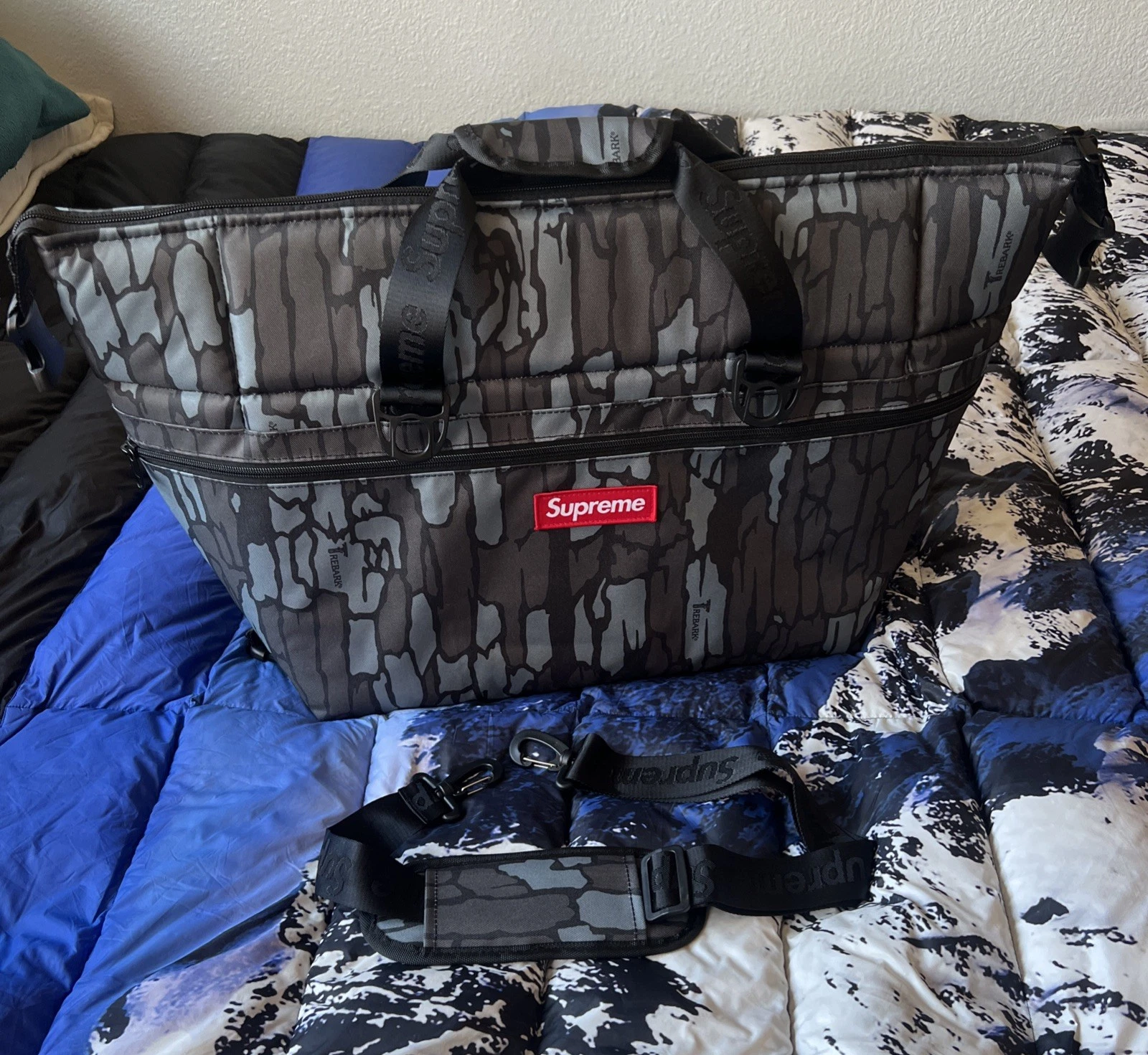 Supreme X AO Pack de 24 sacs isothermes Trebark Camo Neuf