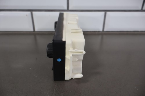 03-07 Interruptor de panel de control de clima automático Hummer H2 sin bisel - Imagen 13 de 16