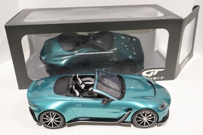 GT SPIRIT GT922: 1:18 ASTON MARTIN V12 VANTAGE ASTON MARTIN RACING GREEN LOOSE