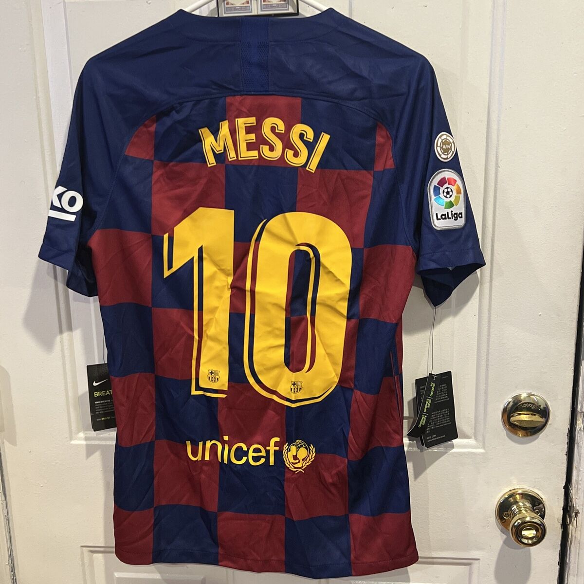 New Nike FC Barcelona Messi 10 La Liga Home Jersey AJ5532 New Nike FC Barcelona Messi 10 La Liga Home Jersey AJ5532