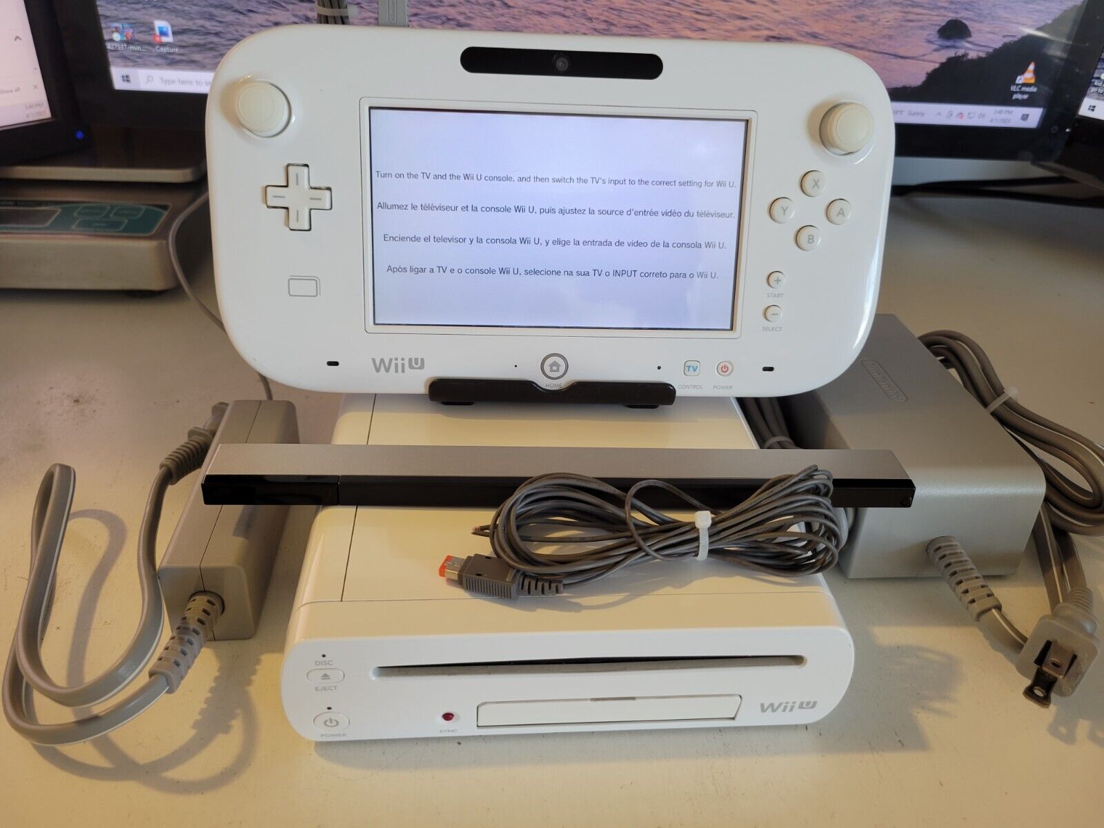 Nintendo Wii U White Console Complete System With Tablet Controller & Cables