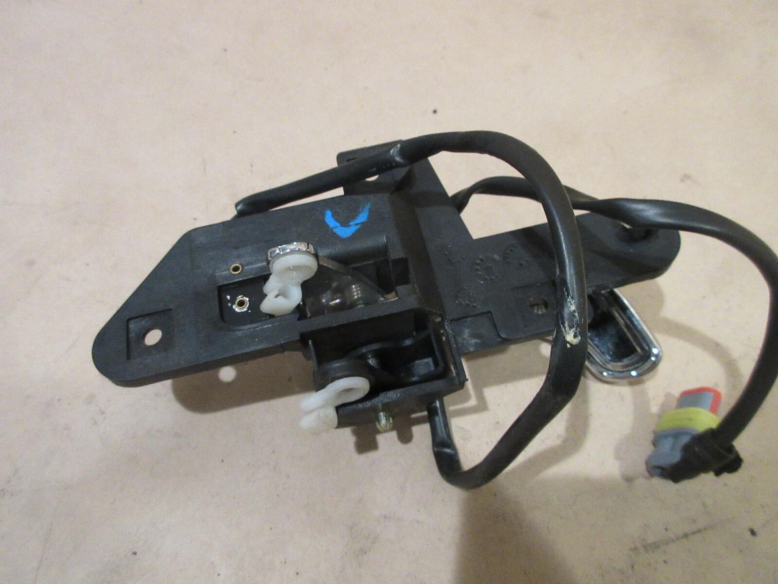 Maserati 4200 - LH Interior Door Handle - P/N 67236900