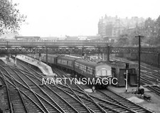 SR-DK-Digital Railway Image 3+2 set auto Metro Cammell Suburban con partenza da