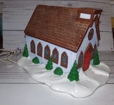 VTG 1975 Byron Molds Musical Lighted Ceramic Church plays White Christmas