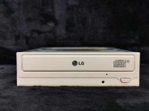 White LG Super Multi DVD Rewriter GH20NS10 Tested