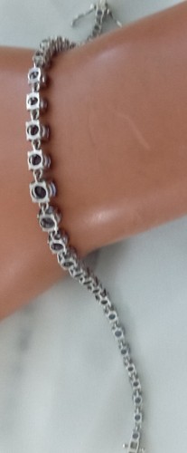 14K W/GOLD TANZANITE TENNIS BRACELET 7.5" stones graduating in length - Picture 4 of 6