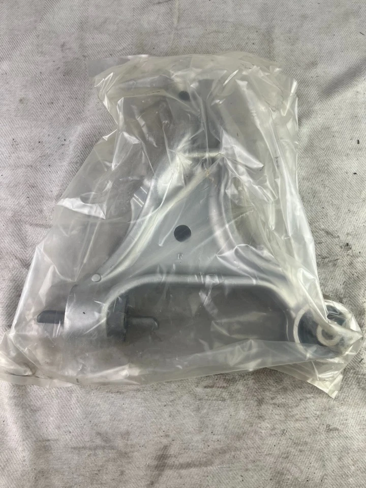 Brazo de control de suspensión delantero derecho inferior 520-550 DriveWorks; S60, V70 01-07 Foto 3 de 4