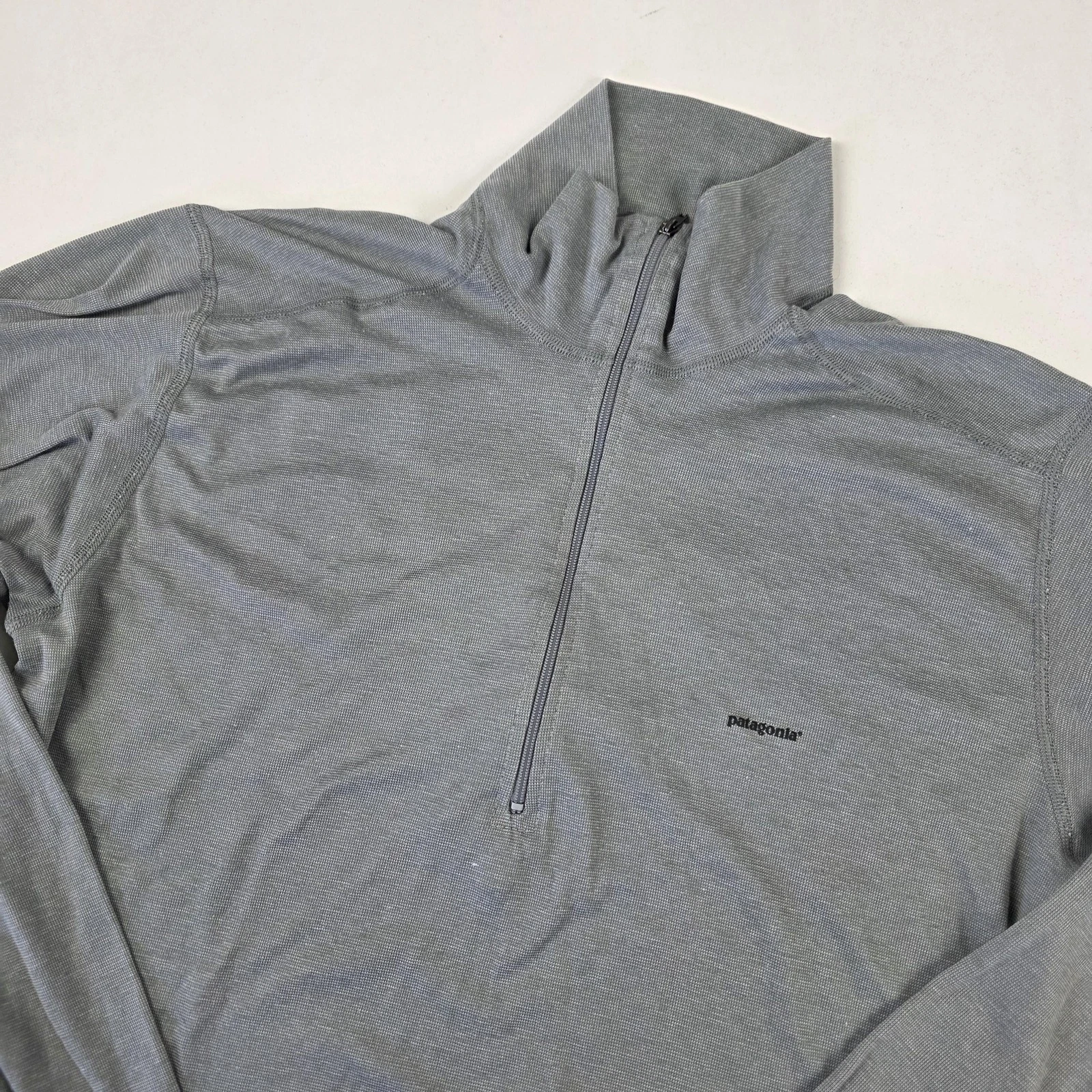 Patagonia Capilene Pullover Mens Large Gray 1/4 Zip Hiking Base Layer Top
Opens in a new window or t