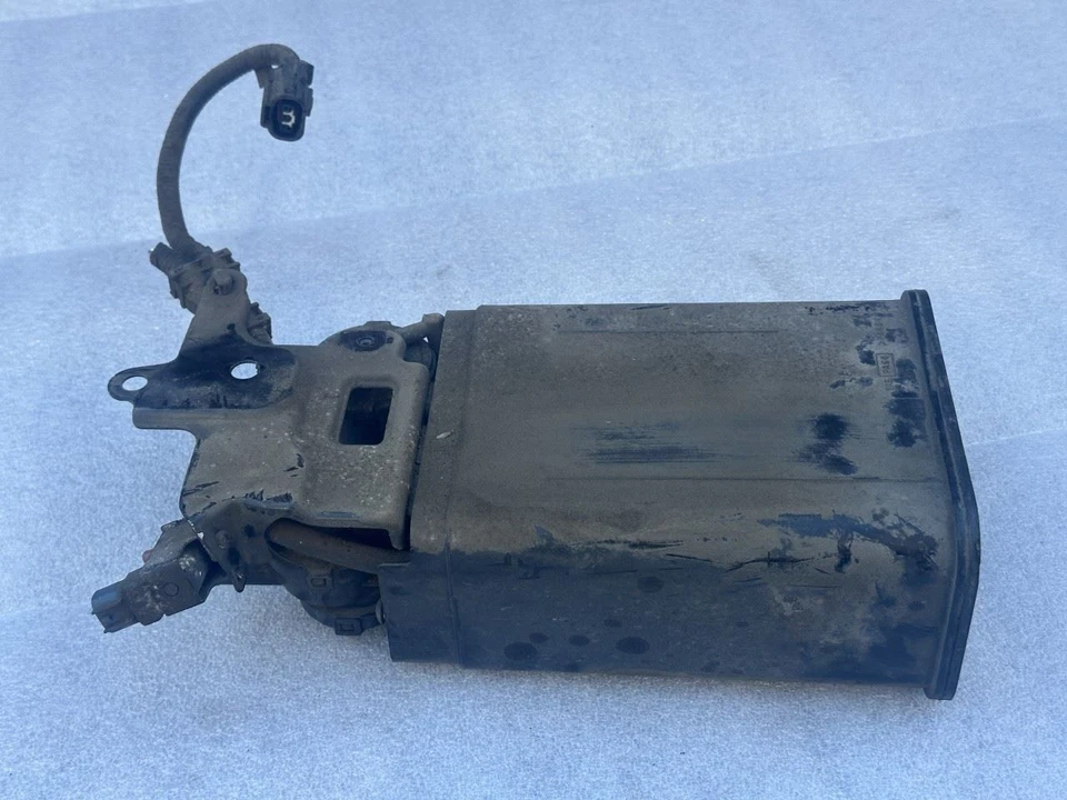 Toyota Avalon 2000 2001 2002 2003 2004 bote de carbón de vapor de combustible 77740-06100 Foto 3 de 4