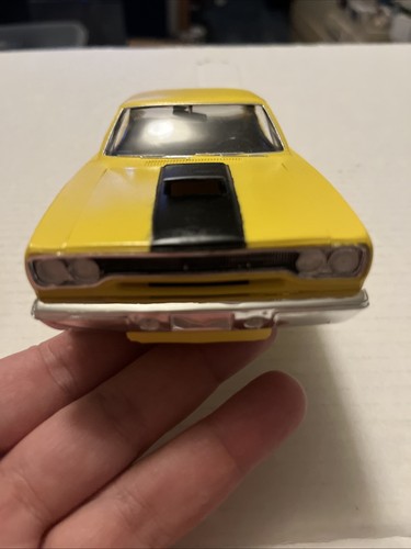 1970 Plymouth Roadrunner Built Plastic Model By Revell 1:24 Scale 2000 - Picture 4 of 15