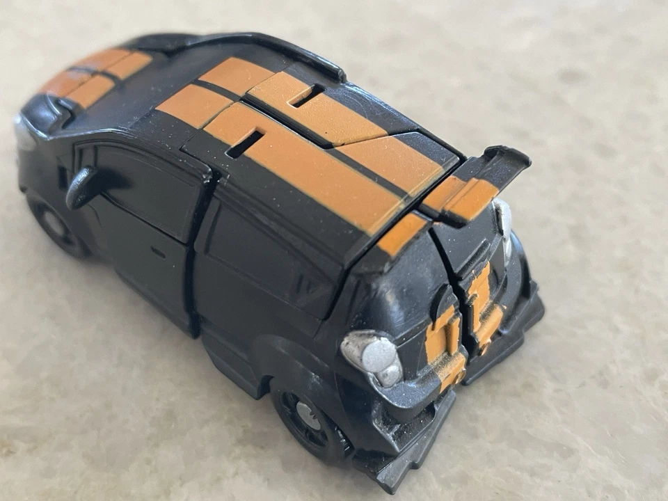 Transformers 2011 Dark Of The Moon DOTM Deluxe Mudfap Parts - Image 2 of 4