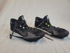 Nike Kyrie Flytrap 5 basketball shoes Youth Size 6.5 EU 39 Vlack And White