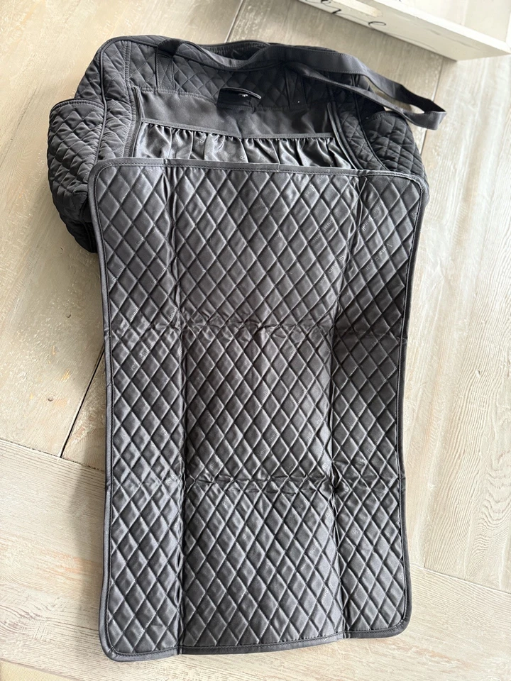 Bolsa de pañales para bebé Vera Bradley con cambiador acolchada de microfibra negra - nueva sin etiquetas Foto 2 de 4