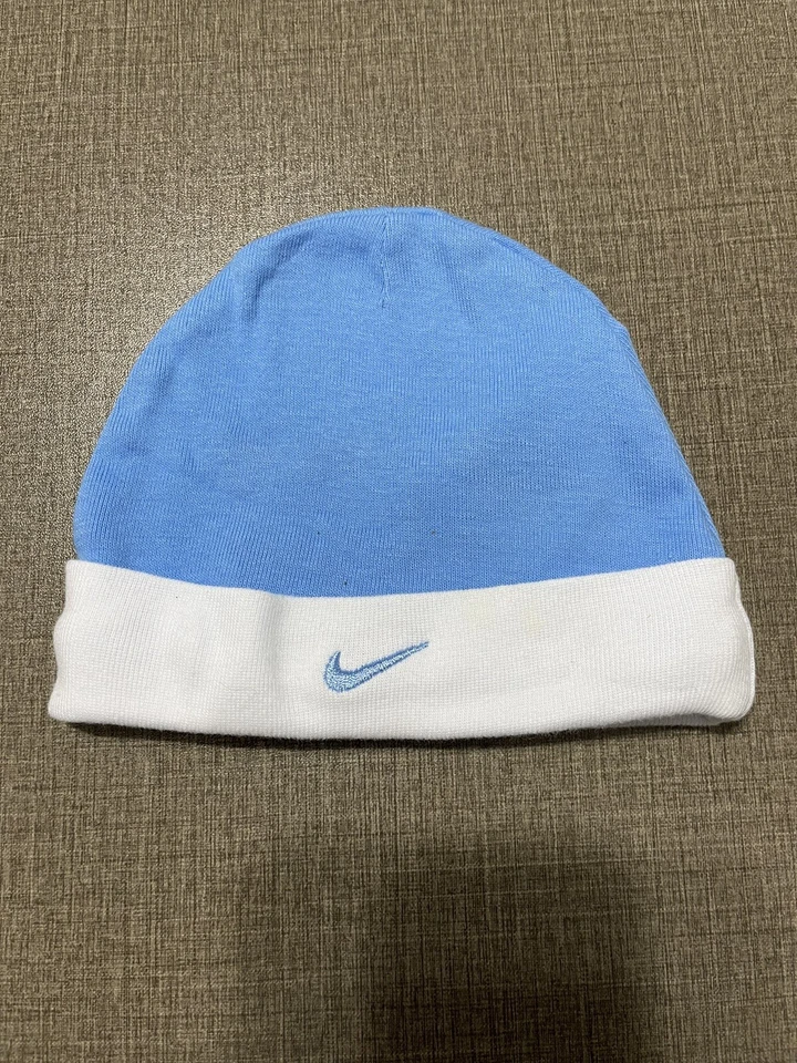 Nike Unisex Sombrero Bebé (Azul Bebé y Verde) Conjunto de 2 (0 - 6 Meses) Foto 2 de 4