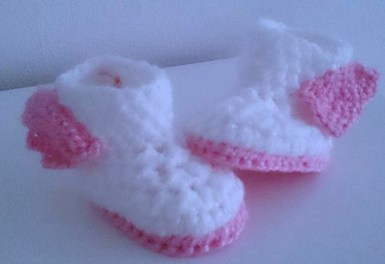 WINTER SOFT BABY CROCHET SHOES BOOTS HANDMADE BOOTIES WHITE PINK