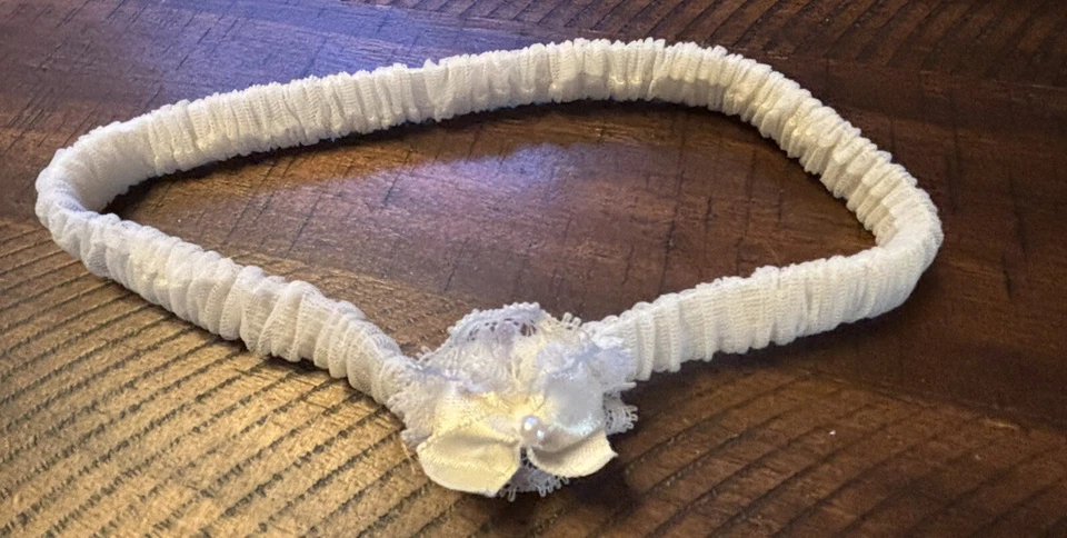 Infant Girls Headband and Hair Bows - Image 2 of 4