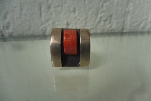 Belle bague ancienne, en argent 925 avec corail !