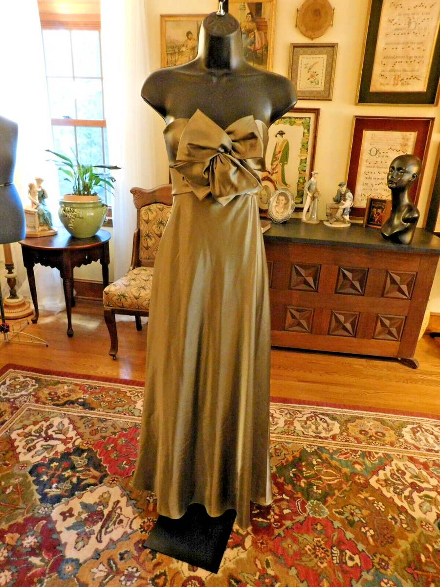 JESSICA MCCLINTOCK GOLD/GREEN CHARMEUSE A-LINE GOWN W/BOW IN FRONT S 2 JESSICA MCCLINTOCK GOLD/GREEN CHARMEUSE A-LINE GOWN W/BOW IN FRONT S 2