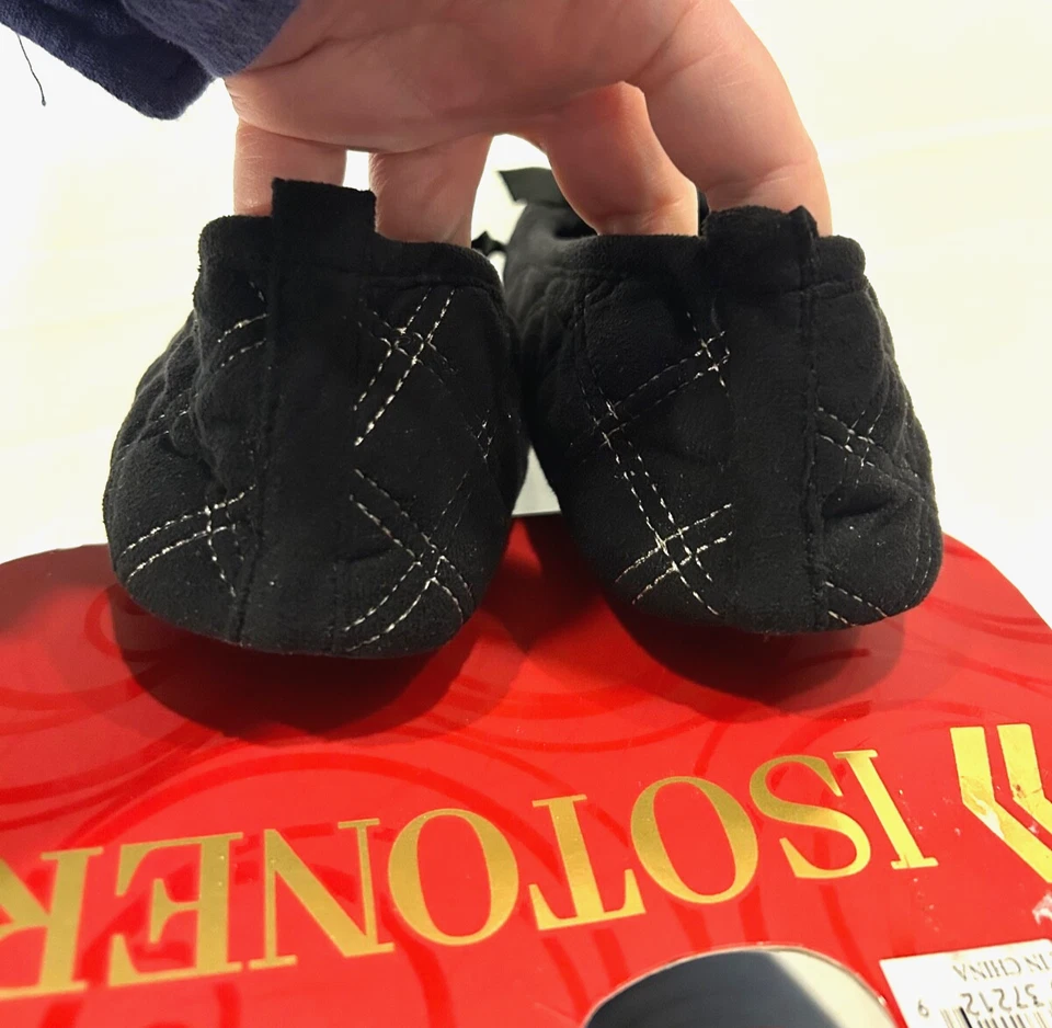 Zapatilla bailarina Isotoner para mujer de felpa negra con lazo 5-6 con costuras doradas Foto 4 de 4