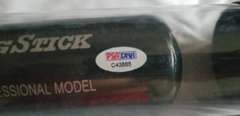 Autographed Vladimir Guerrero Black Big Stick Rawlings BAT  PSA/DNA C43885 - Image 4 of 4