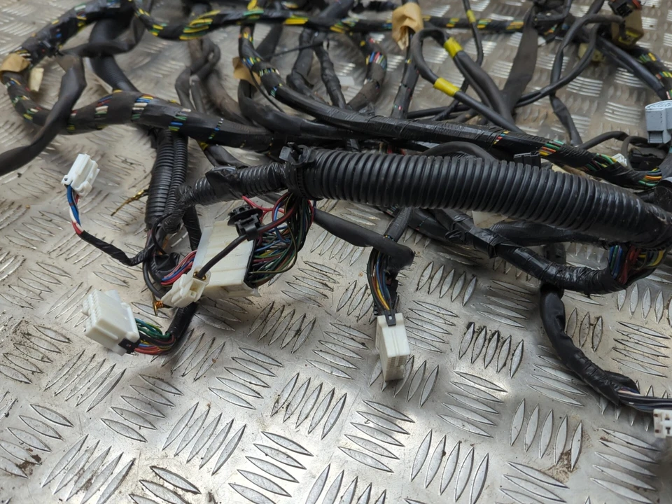 MITSUBISHI SHOGUN PAJERO MK2 TELAR DE CUERPO PRINCIPAL IZQUIERDA Y DERECHA MR445293 MR445312 (S1B) Foto 4 de 4