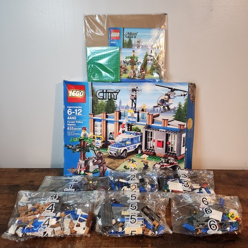 Lego City Forest Police Station 4440 New-Sealed - READ - Picture 2 of 10