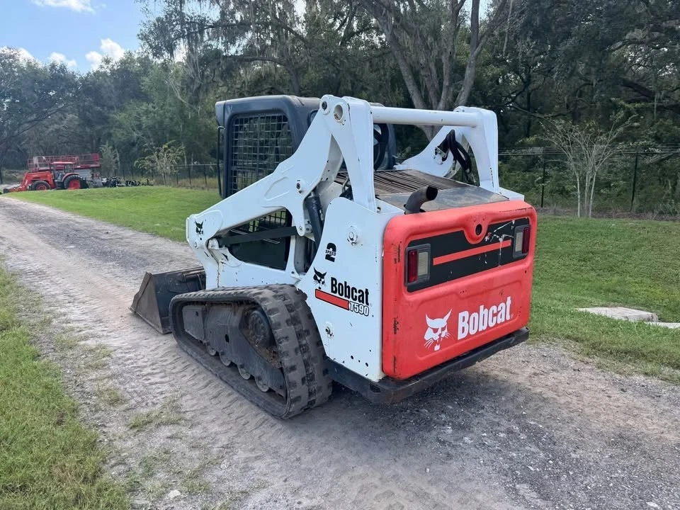 Minicargadora Bobcat T590 - ¡Gran valor! Foto 3 de 4