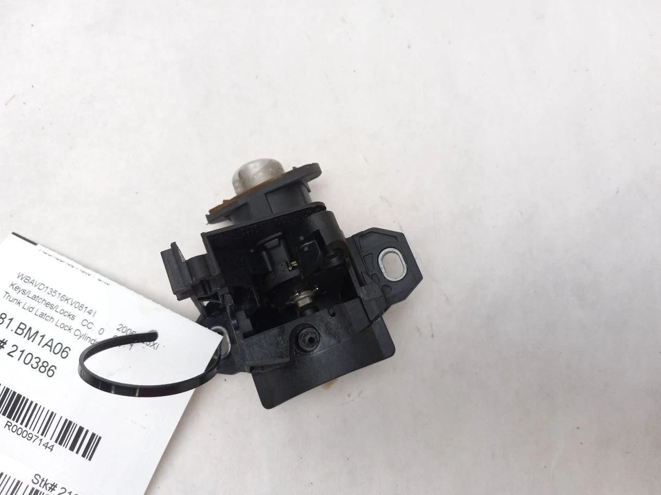 ЦИЛИНДР ЗАМКА КРЫШКИ БАГАЖНИКА подходит для BMW 325 XI 2006 OEM 51247167321 - Изображение 4 из 4