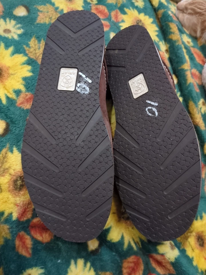 Zapatos sin cordones Ariat Cruiser florales de cuero marrón en relieve, para mujer talla 10B Foto 4 de 4