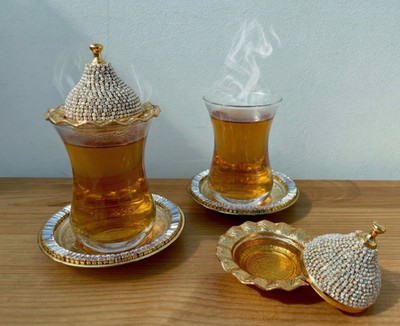 Bling Türkisches Teeglas 2er Set, kommt mit Untertassen & Genussschalen