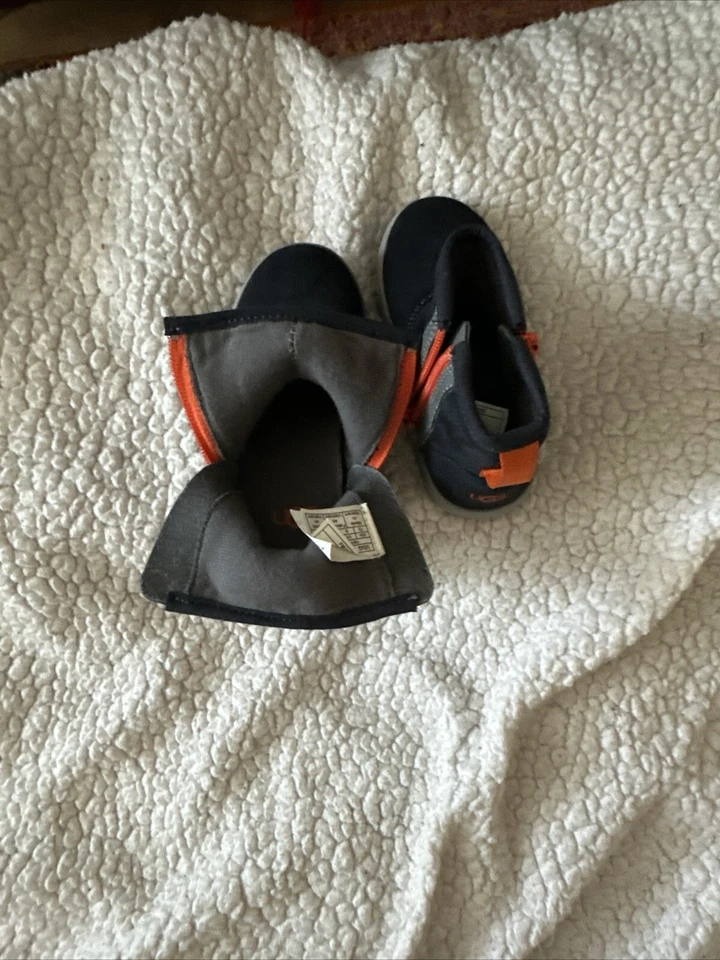 Niños Uggs US 10 Gris Oscuro Gamuza Botas Naranja Cremallera Foto 4 de 4