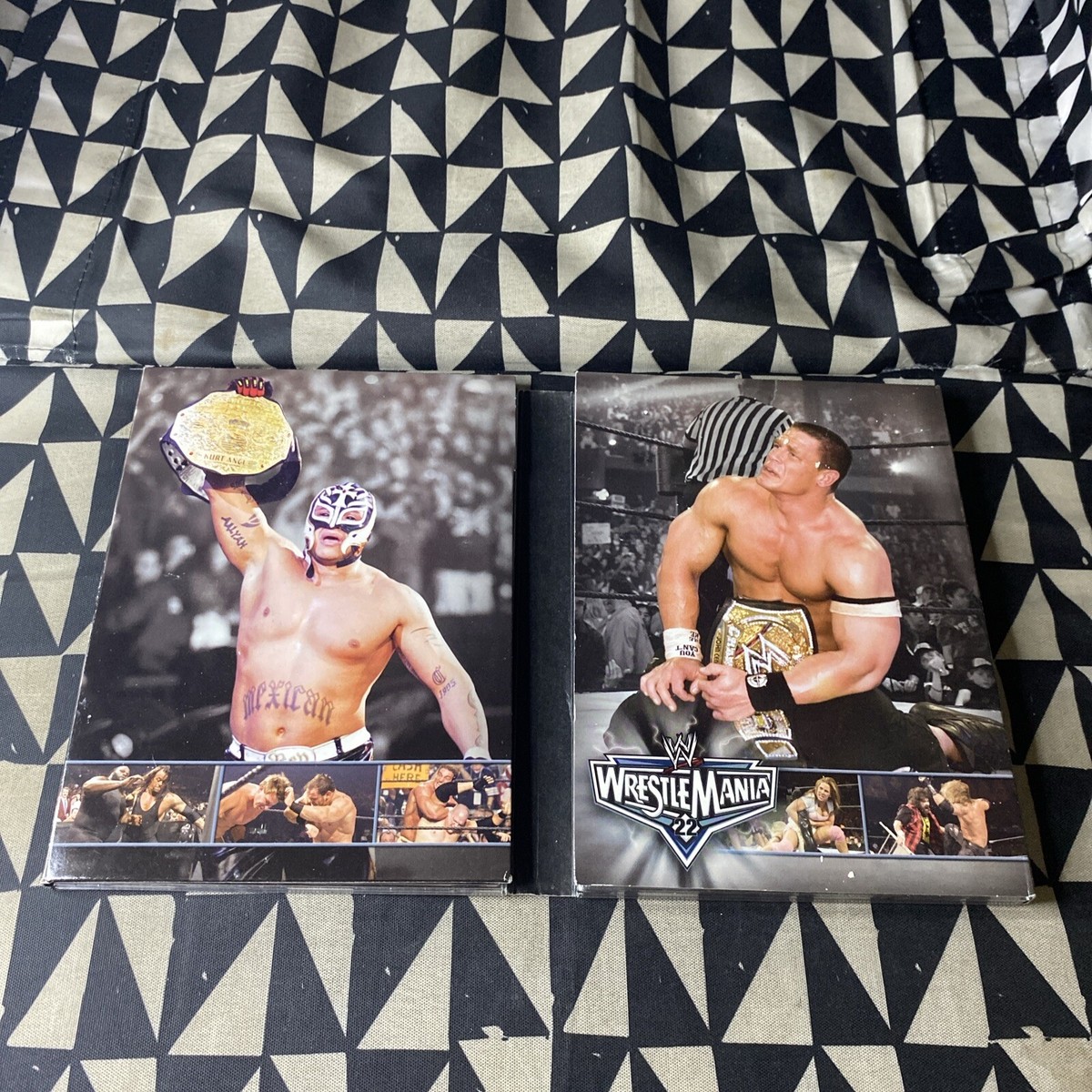 WWE WrestleMania 22 特別リングサイド パイプ椅子 Wrestlemania 22 Chair, Feat John Cena, Triple H, Rey
