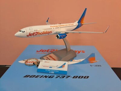 Boeing 737-8Mg Jet2 Holiday Reg: G-JZBS Mit Ständer - Jfox Jf7378019 1/200