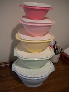 Tupperware Heritage Retro Classic Nesting Servalier Bowls Pastel Set Of 5 & Lids