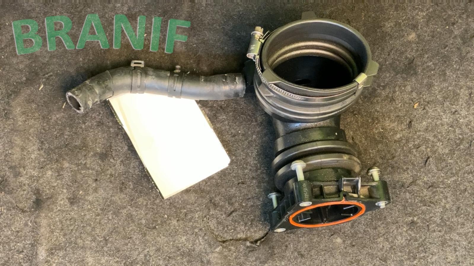 BENTLEY BENTAYGA - RIGHT AIR INTAKE MANIFOLD HOSE TUBE PIPE 0P2129606M 