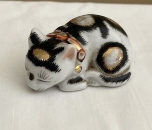 Porcelain Cat Japan | eBay 眠り猫 陶器 花 日本 vintage ceramic cat