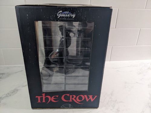The Crow Gallery Diorama Action Figure Large Diamond Select Toy Collectible - Picture 6 of 8