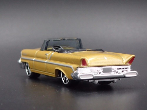 1957 57 LINCOLN Premiere Convertible Oro 1:64 Diorama Scala Modellino Auto - Foto 4 di 5