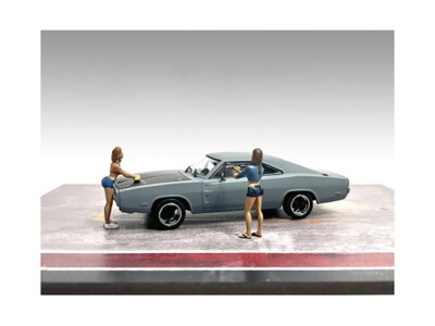 ''CAR WASH GIRLS'' 2 FIGURES SET 2 FOR 1/43 SCALE MODELS BY AMERICAN DIORAMA 38356