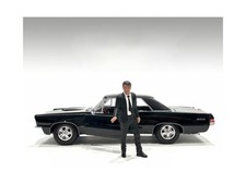 "GENTLEMEN'S CLUB" FIGURE 3 FOR 1/24 SCALE MODELS BY AMERICAN DIORAMA 24803