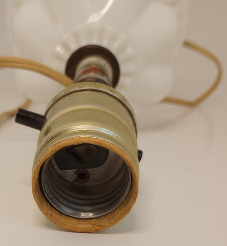 Vintage Mid Century White Milk Glass Lamp Accent Lamp Bedside Lamp - Picture 15 of 17