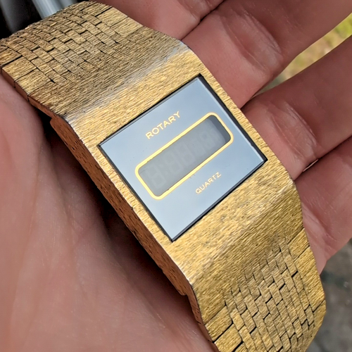 Rotary Quartz LCD Interesting Wrist Watch for Repair, Cannot Test (CY14) - 第 1/9 張圖片