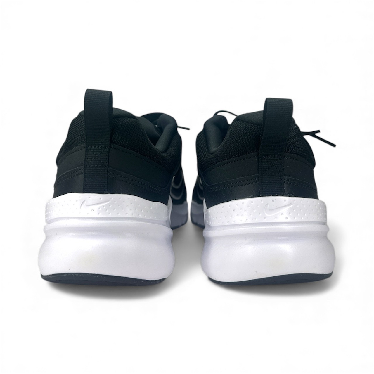 Nike Defy All Day Men’s Shoes Black/White – New With Box