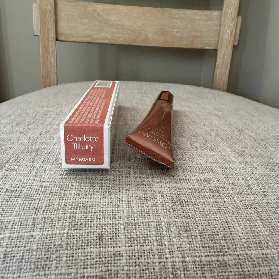 Charlotte Tilbury Glowgasm Beauty Light Wand - PINKGASM New In Box - Image 3 of 3