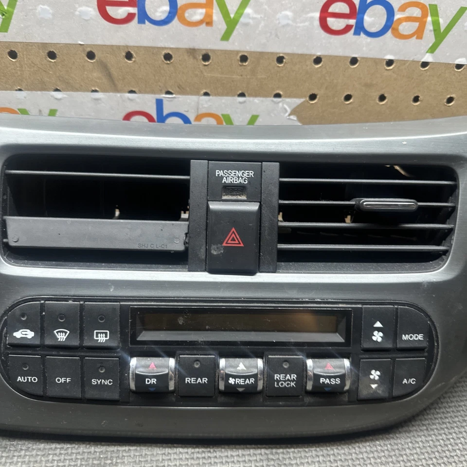 2006 Honda Odyssey AC Climate Control Bezel Dash Vents W Hazard Light OEM - Image 4 of 4