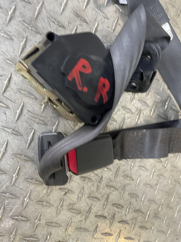 Cinturón de seguridad trasero derecho pasajero Chevrolet S10 Sonoma 1998-2004 doble cabina OEM + Foto 3 de 4