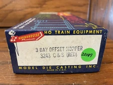 Roundhouse - HO Scale - 3243 - C&S - 3-Bay Offset Hopper - Unassembled - 20149
