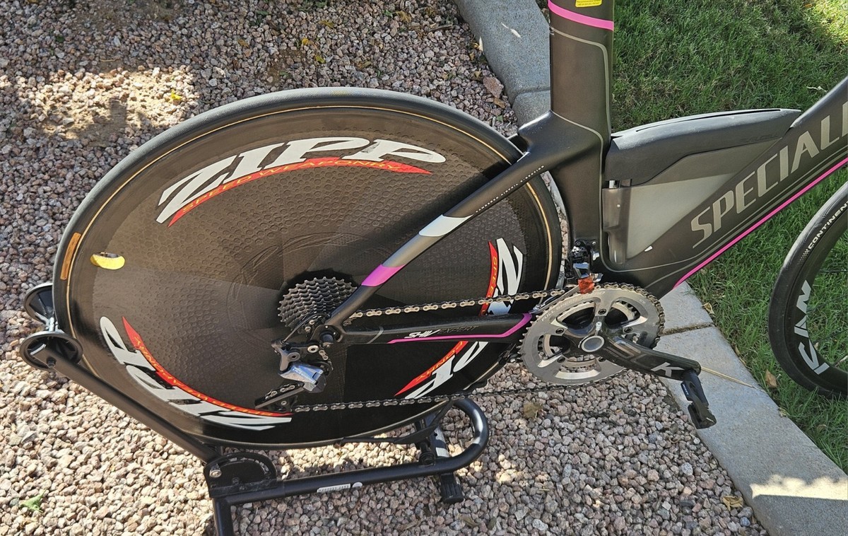 Triathlon Bike Specialized Shiv LARGE , ULTEGRA 11 spd. Zipp Triathlon Bike Specialized Shiv LARGE , ULTEGRA 11 spd. Zipp