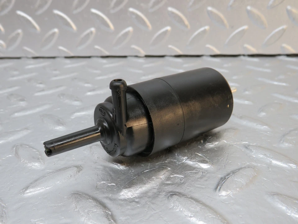 ⚙32418⚙ Mercedes-Benz S124 300TE Wagon Windscreen Washer Pump Hella 1248690221 - Image 4 of 4
