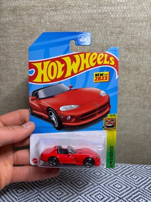 BRAND NEW | 92 DODGE VIPER RT/10 | HOT WHEEL CAR (new in package)
